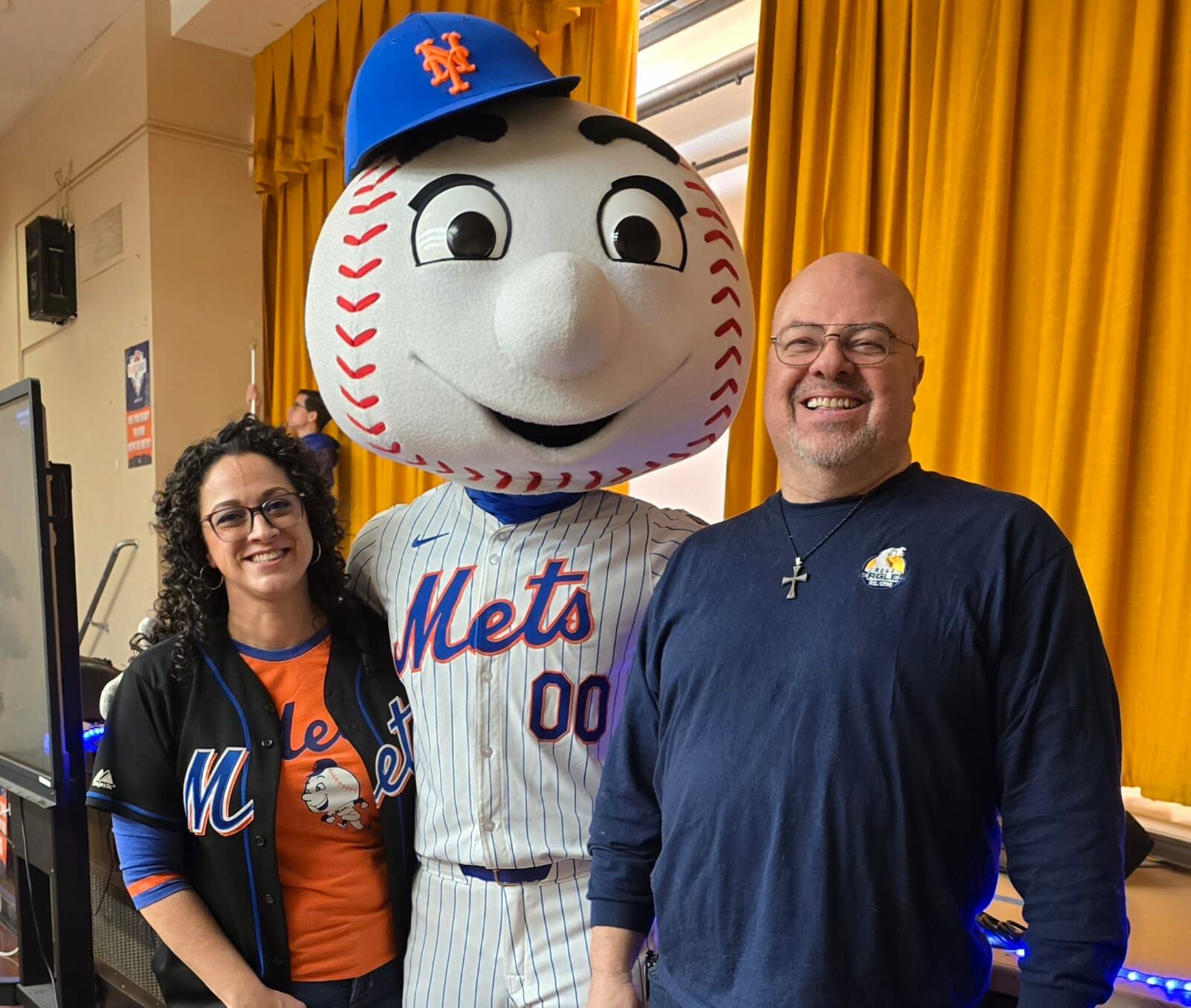 Principal Rolon and staff with NY Mets mascot